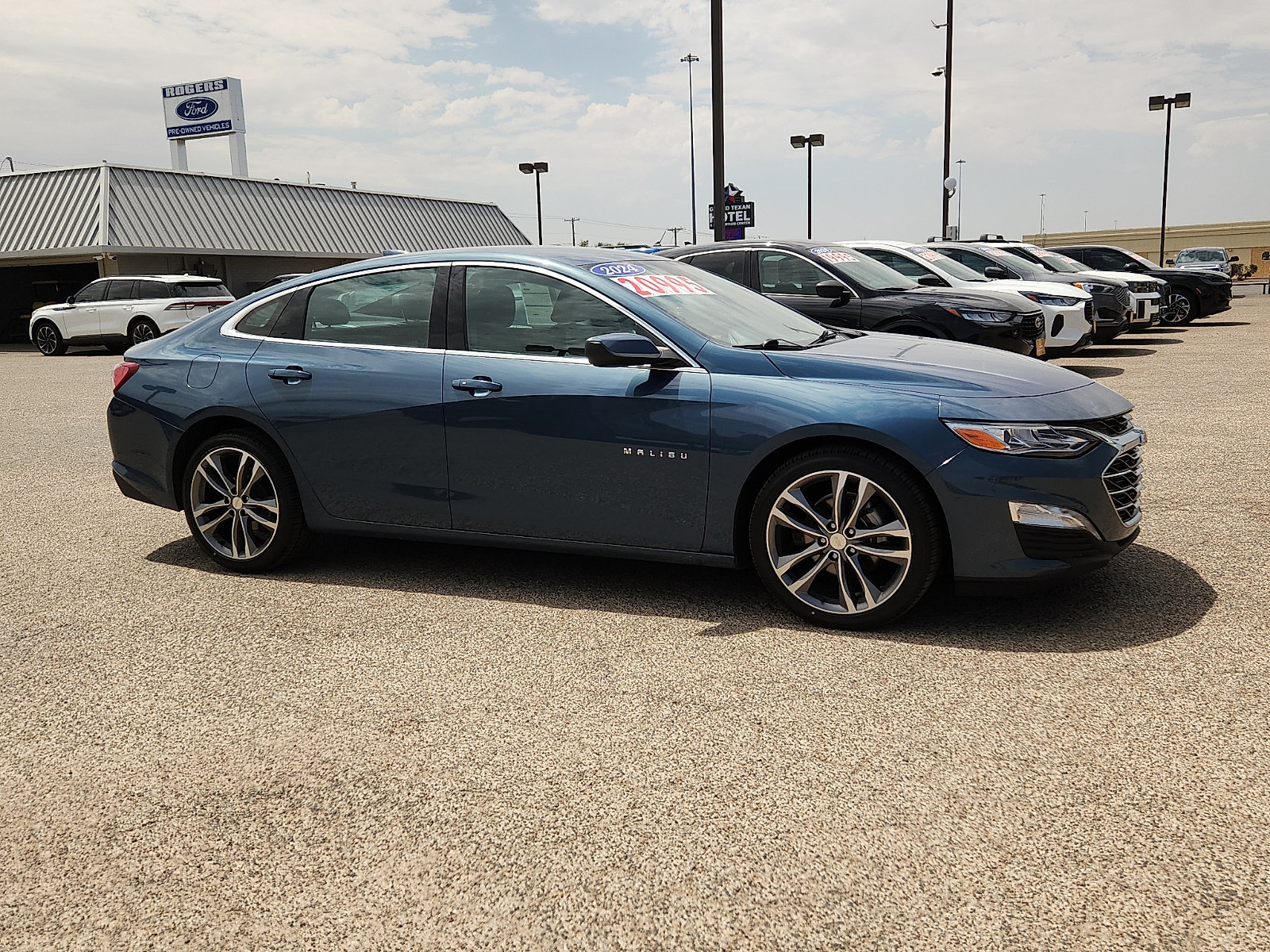 Used 2024 Chevrolet Malibu LT FWD image 8