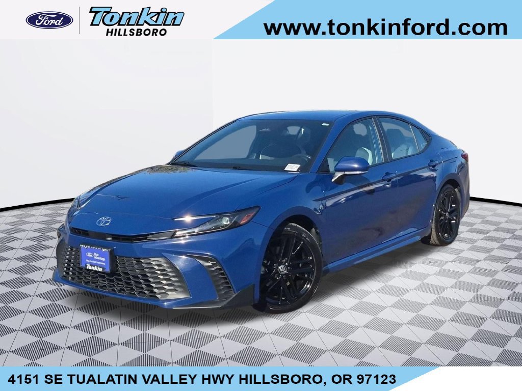 Used 2025 Toyota Camry SE FWD image 1