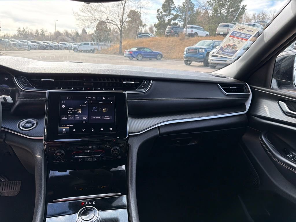 Used 2023 Jeep Grand Cherokee L Laredo image 16