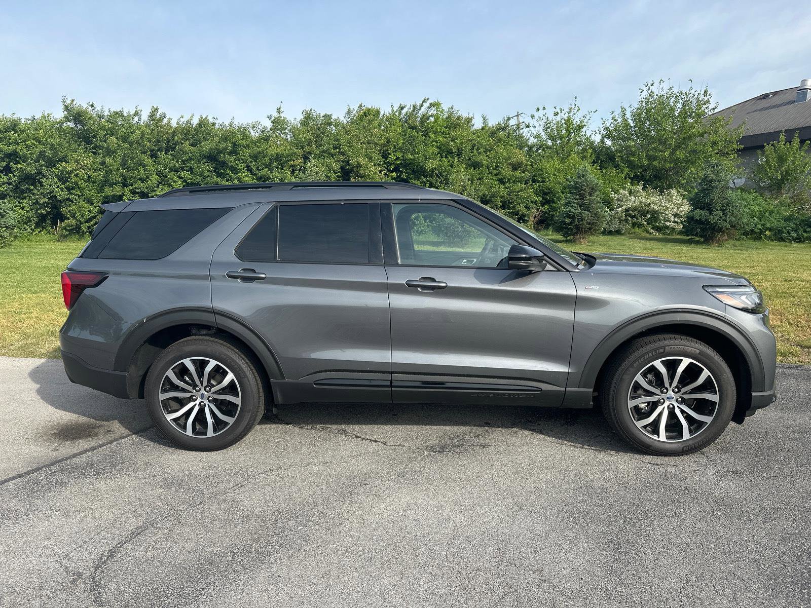 Certified 2025 Ford Explorer ST-Line AWD/4WD image 16