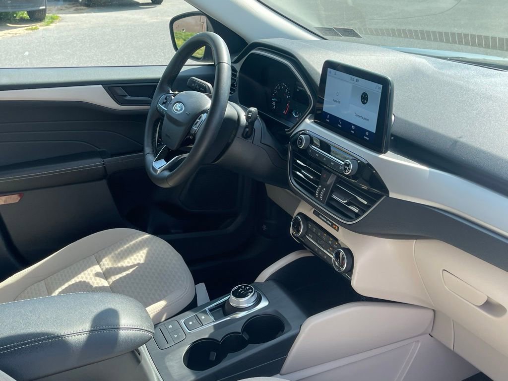 Certified 2022 Ford Escape SE w/ Convenience Package image 16