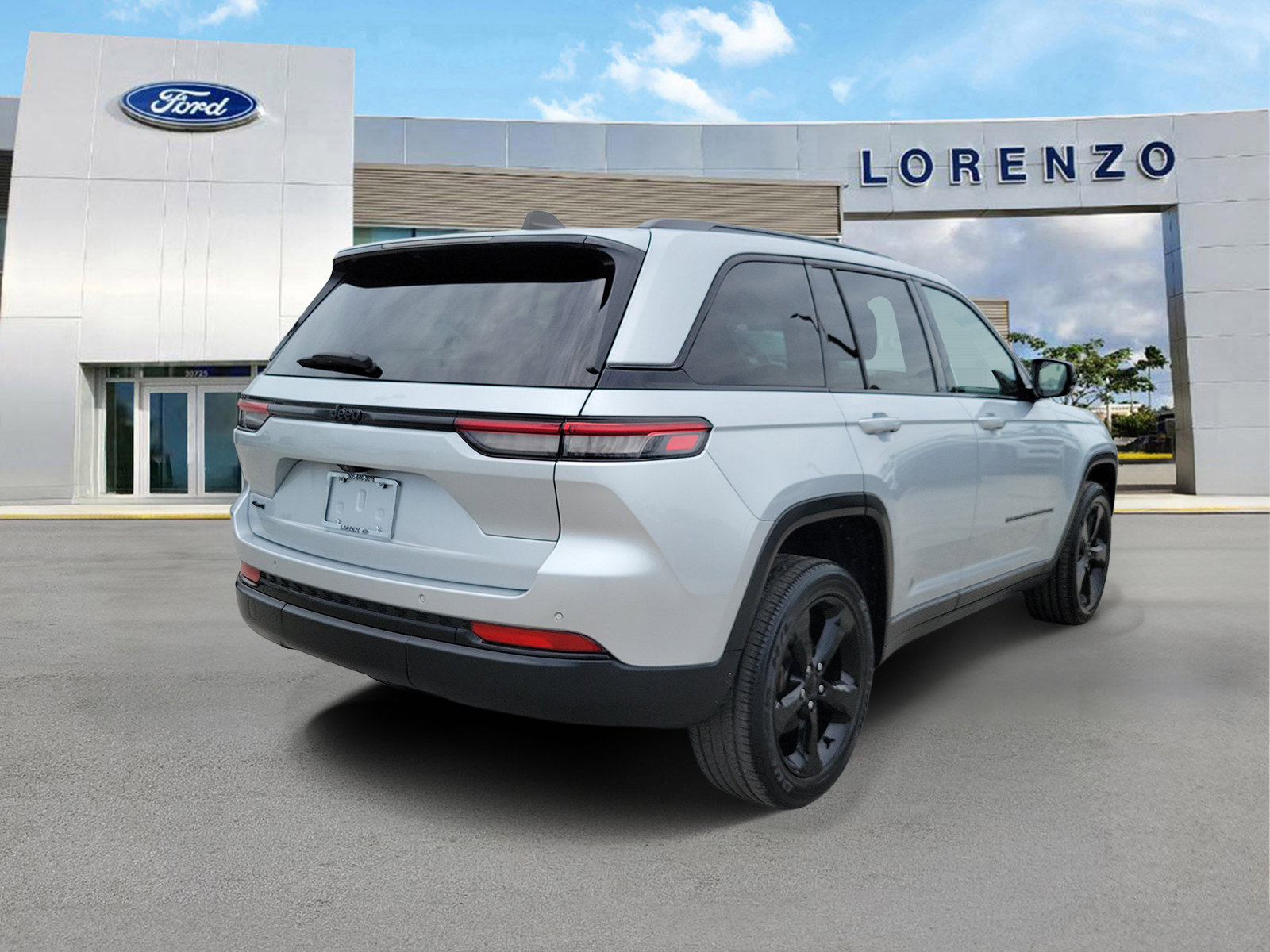 Used 2023 Jeep Grand Cherokee Altitude AWD/4WD image 5