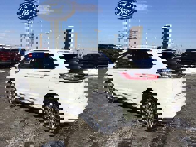 Certified 2022 Ford Edge Titanium w/ Equipment Group 301A image 3