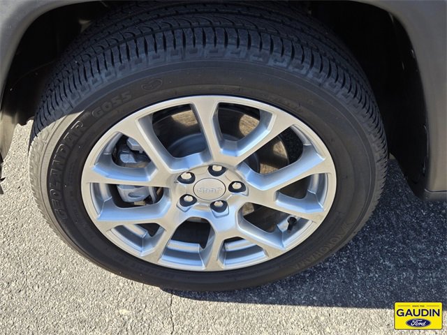 Used 2024 Jeep Compass Latitude image 10