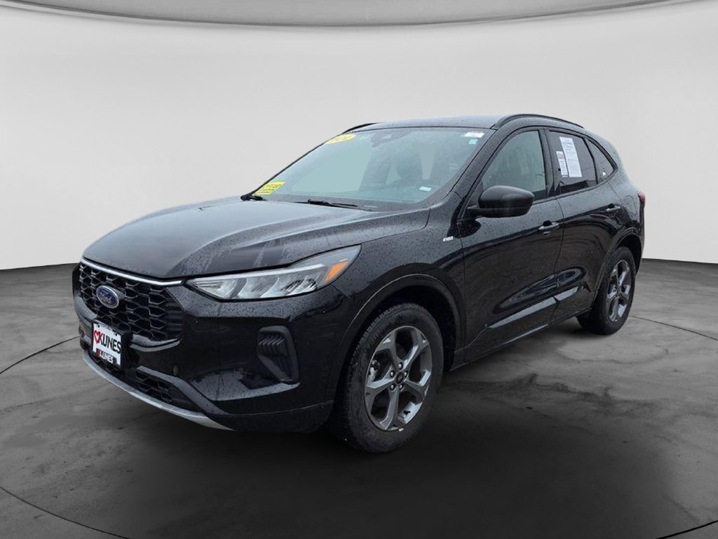 Certified 2024 Ford Escape ST-Line AWD/4WD image 3