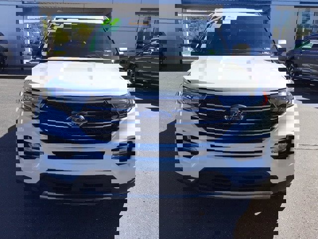 Certified 2022 Ford Explorer XLT w/ Equipment Group 202A image 7