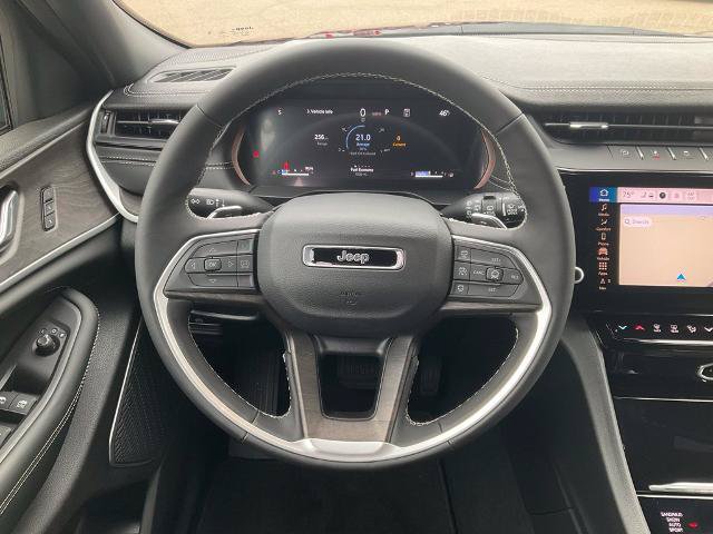 Used 2026 Jeep Grand Cherokee L Limited AWD/4WD image 6