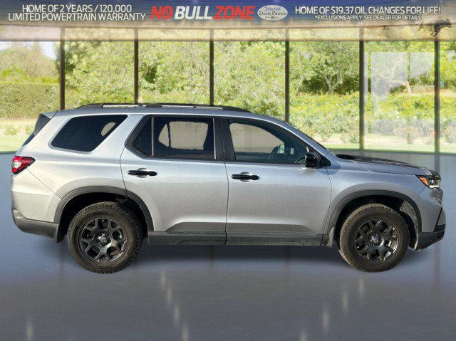 Used 2025 Honda Pilot TrailSport image 6