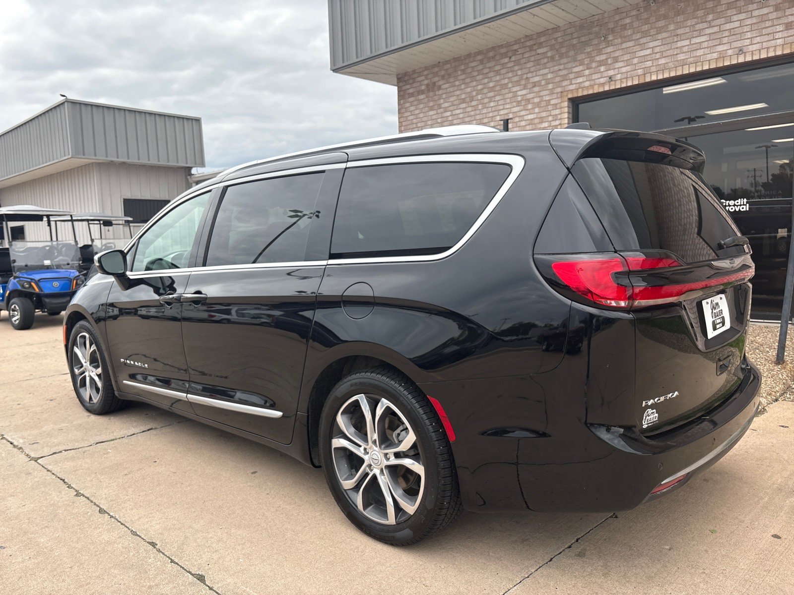 Used 2026 Chrysler Pacifica Pinnacle FWD image 13