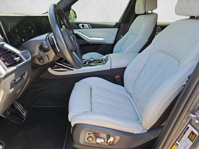 Used 2023 BMW X7 xDrive40i w/ M Sport Package AWD/4WD image 17