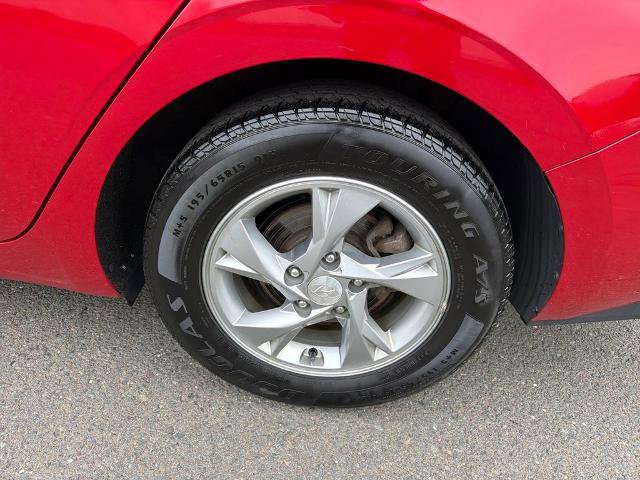 Used 2021 Hyundai Elantra SE w/ Cargo Package FWD image 12