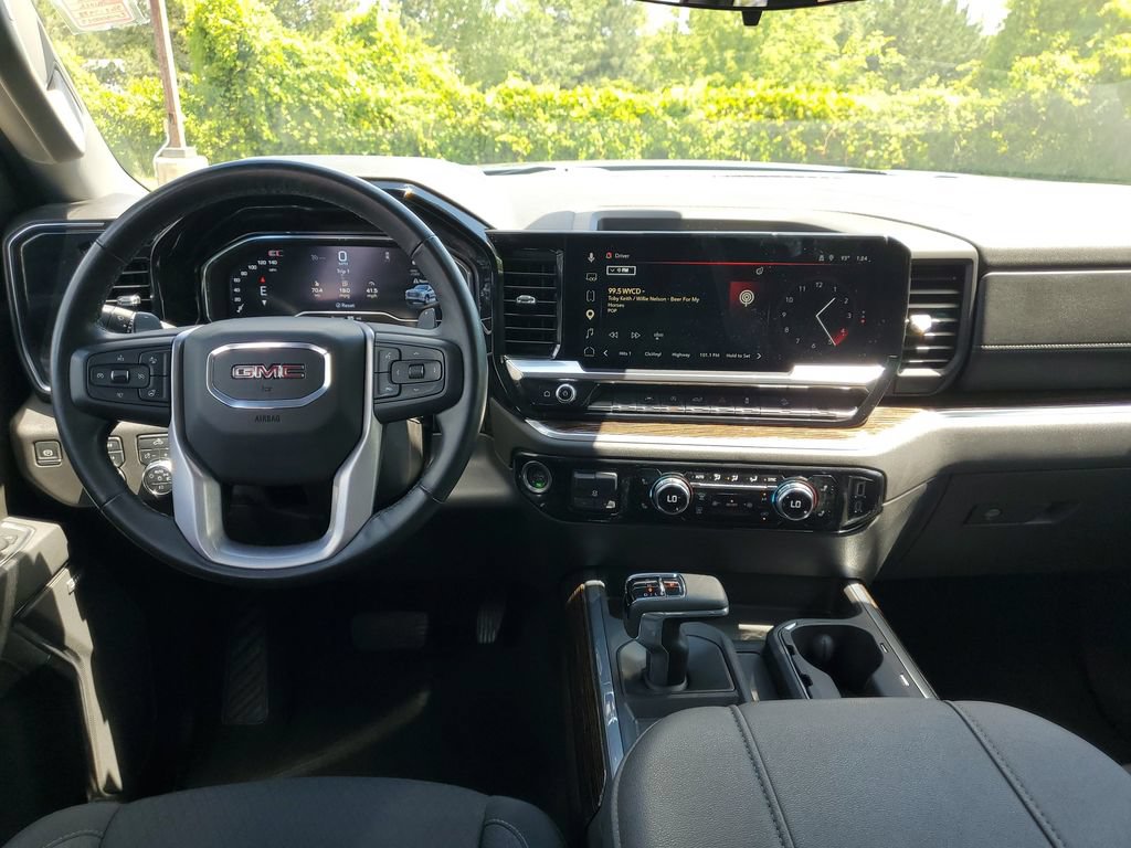 Used 2025 GMC Sierra 1500 Elevation w/ Preferred Package AWD/4WD image 18