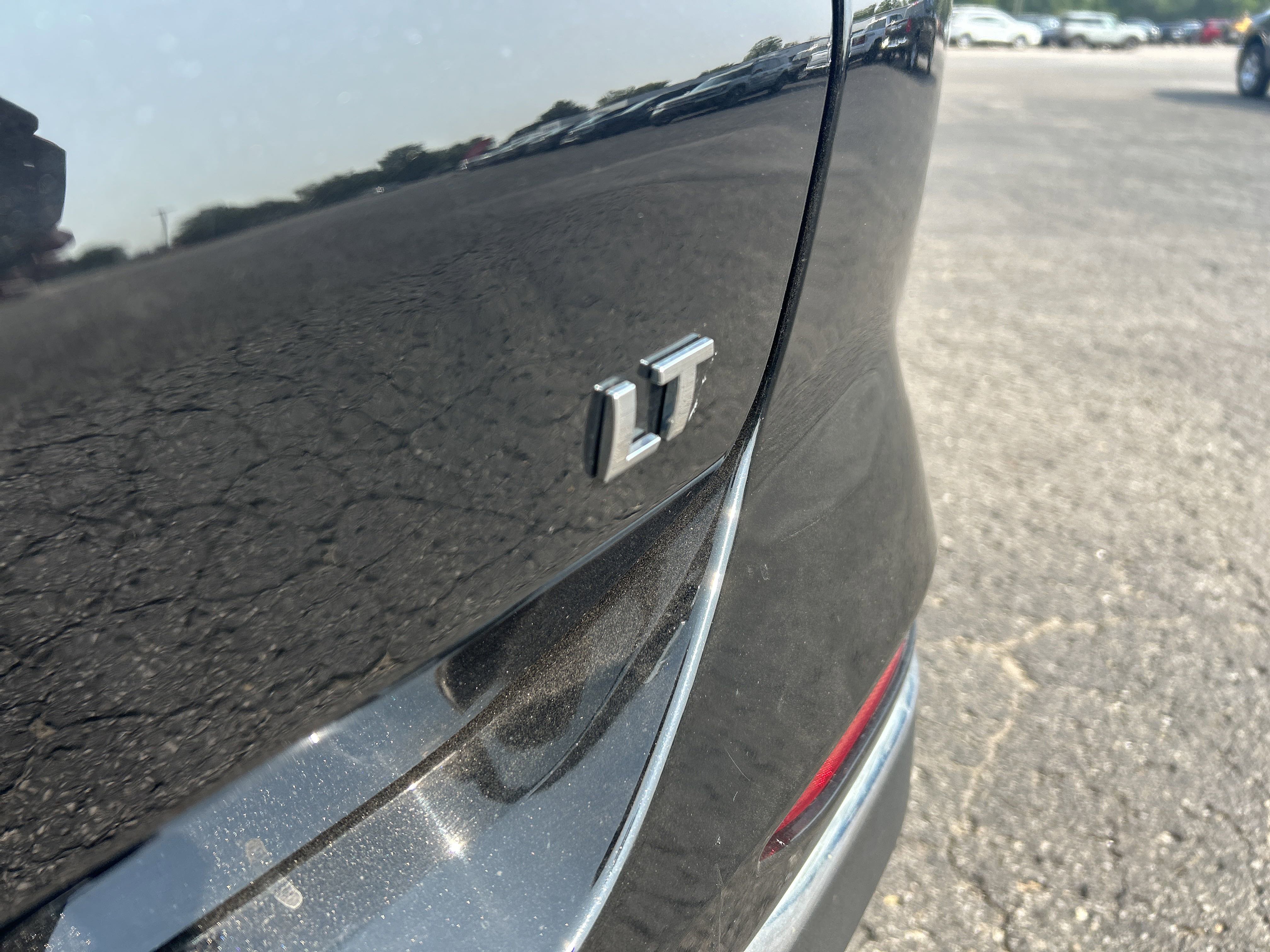 Used 2020 Chevrolet Equinox LT w/ Midnight Edition image 33