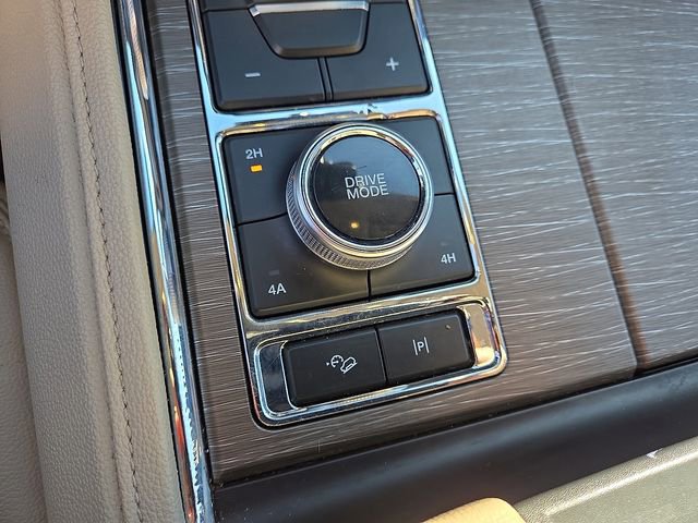 Certified 2022 Ford Expedition Limited image 28