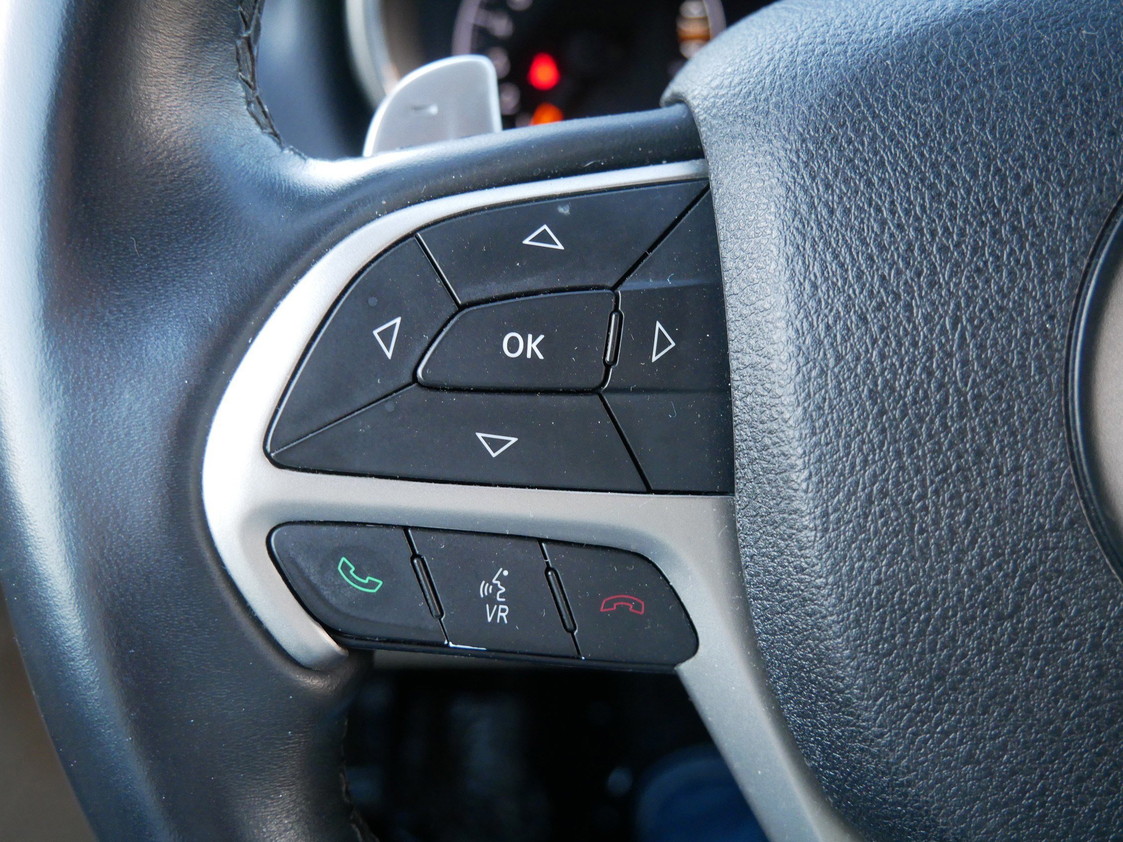 Used 2021 Jeep Renegade Latitude w/ Luxury Group I image 31