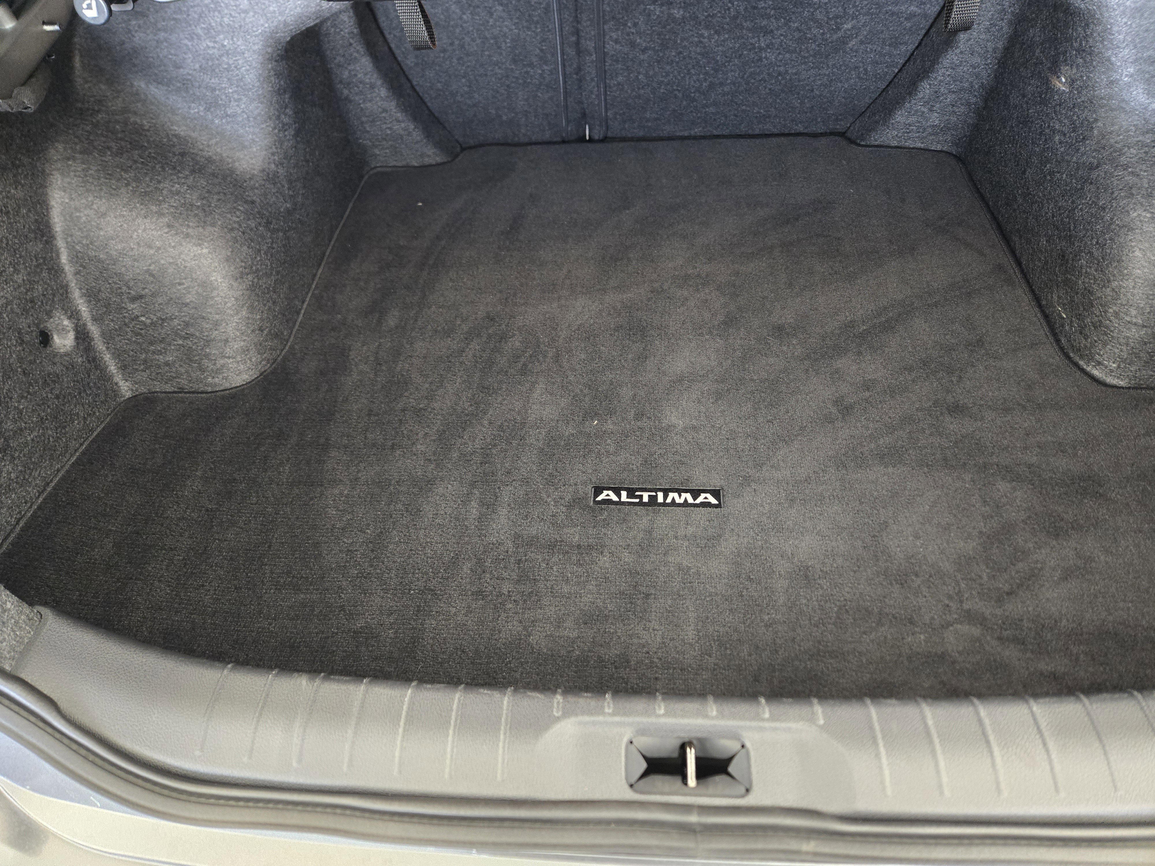 Used 2025 Nissan Altima 2.5 SV image 30