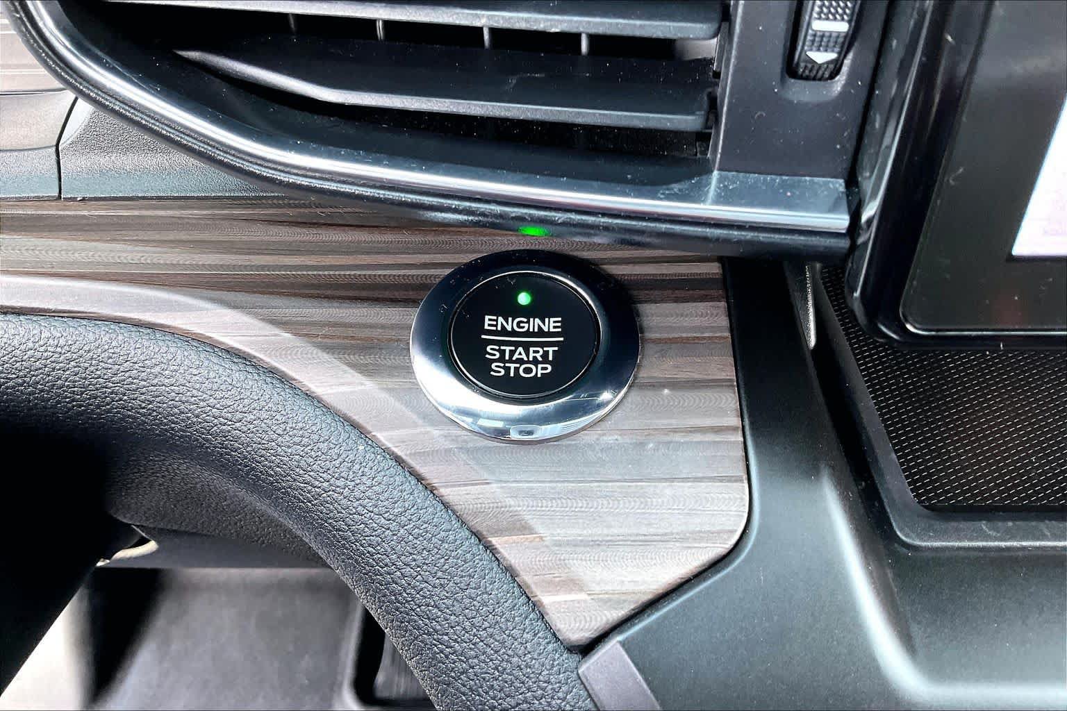 Certified 2020 Ford Explorer Limited AWD/4WD image 33