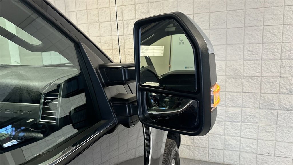 Certified 2017 Ford F350 Platinum w/ Platinum Ultimate Package image 46