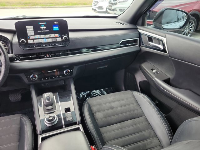 Used 2023 Mitsubishi Outlander SE image 21