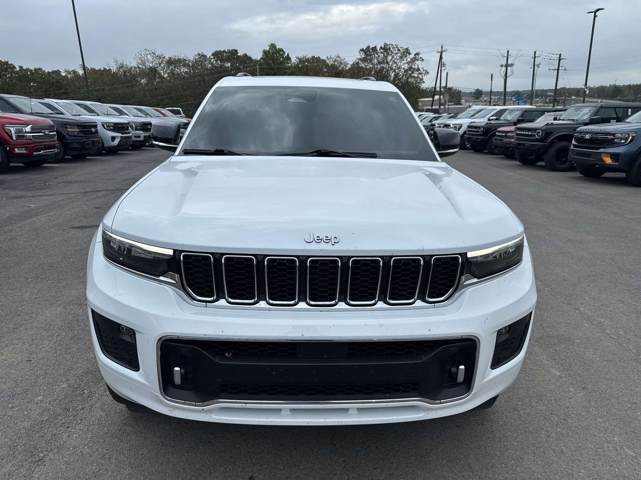 Used 2023 Jeep Grand Cherokee L Overland AWD/4WD image 2