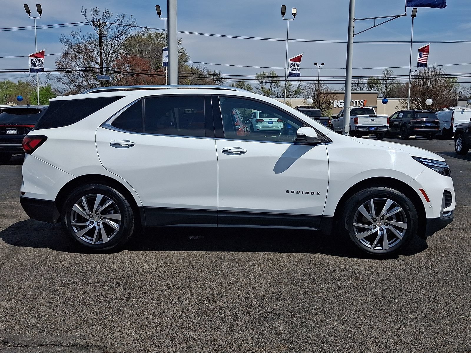Used 2022 Chevrolet Equinox Premier AWD/4WD image 8
