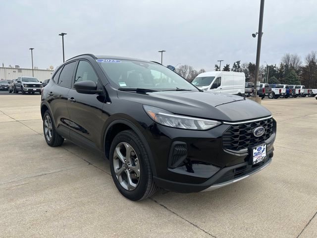 Certified 2025 Ford Escape ST-Line image 8