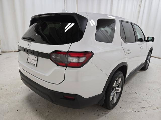 Used 2023 Honda Pilot LX image 13