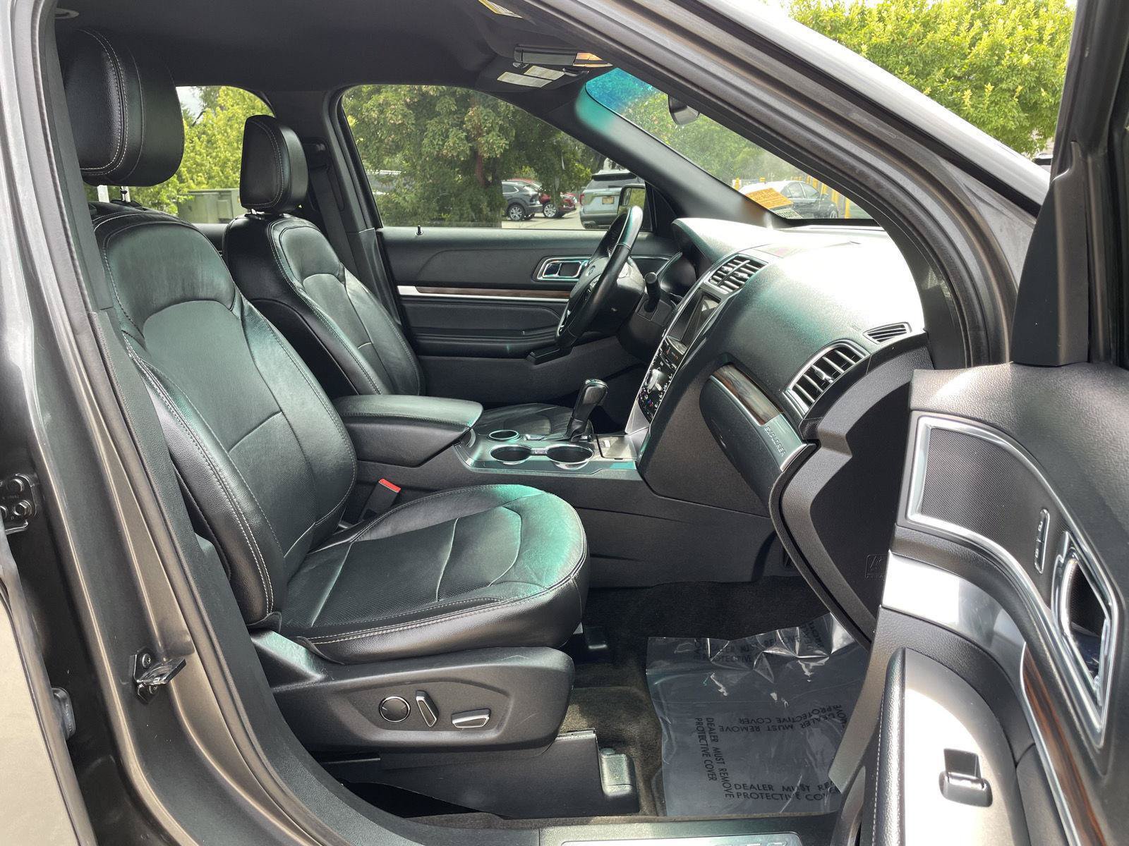 Certified 2018 Ford Explorer Limited FWD image 19