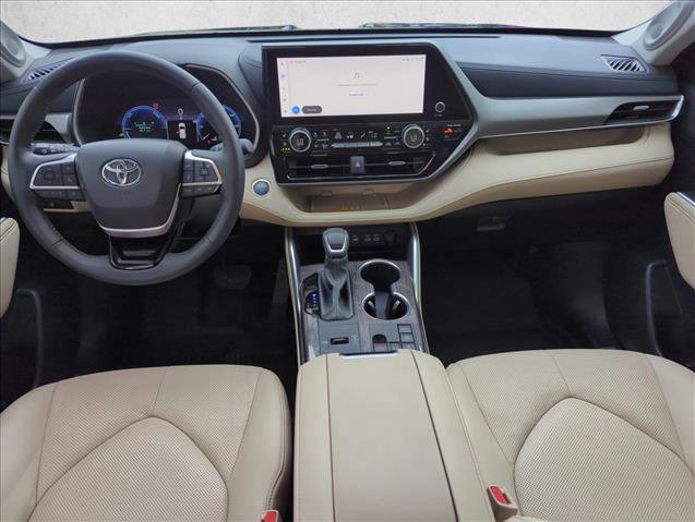 Used 2024 Toyota Highlander Limited image 21