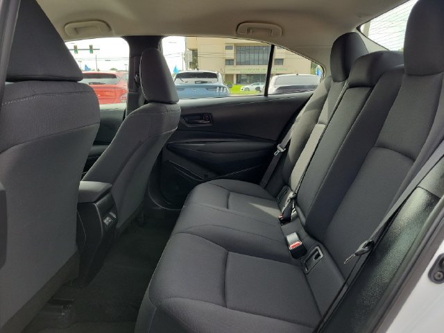 Used 2025 Toyota Corolla LE FWD image 10