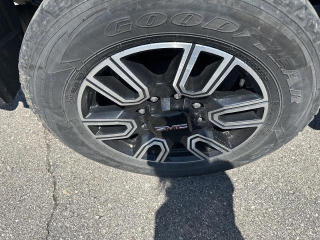 Used 2024 Chevrolet Tahoe Premier w/ Advanced Technology Package image 9