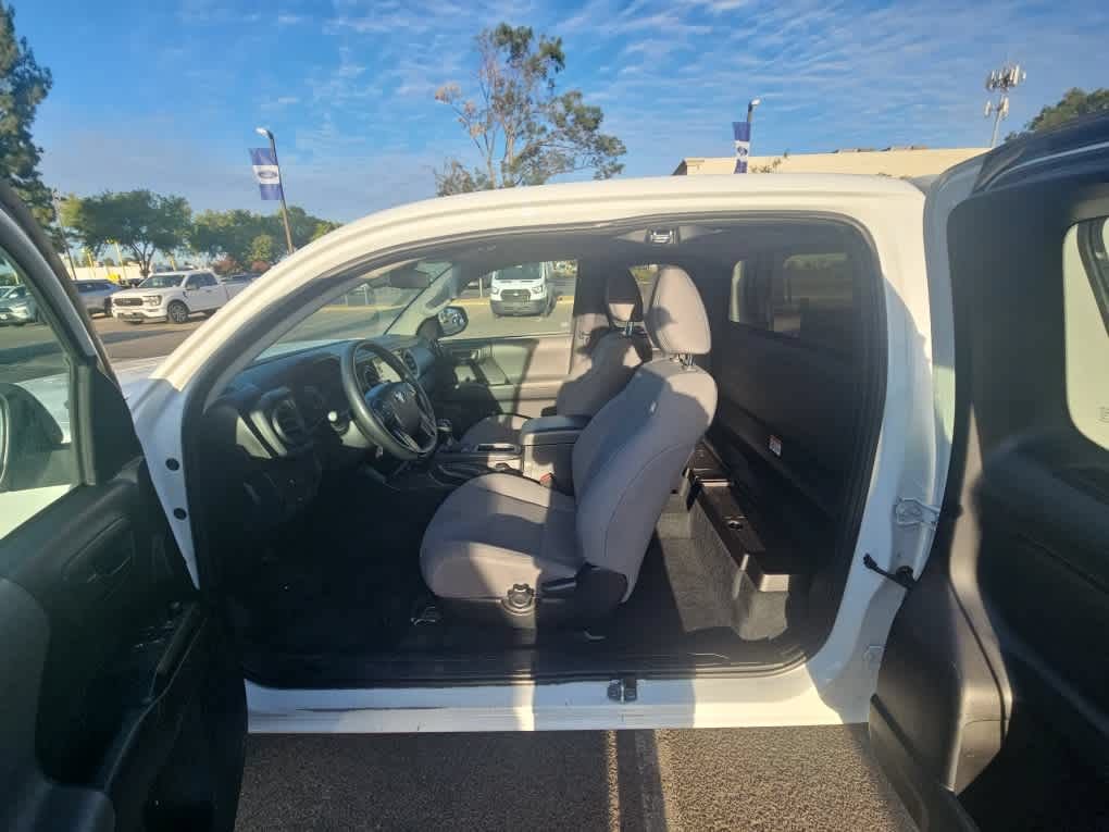 Used 2023 Toyota Tacoma SR RWD image 12