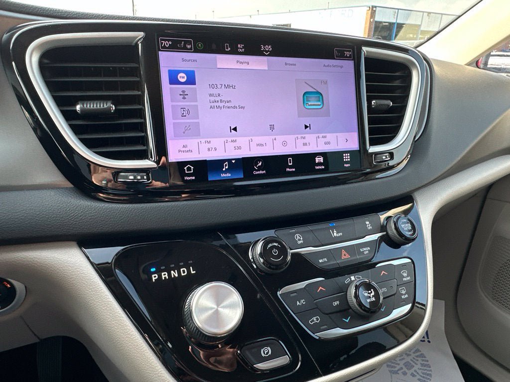 Used 2022 Chrysler Pacifica Touring-L FWD image 19