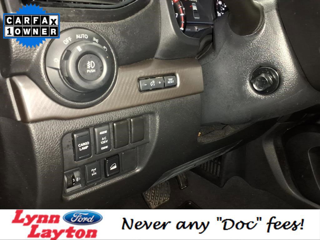 Used 2021 Nissan Titan PRO-4X w/ Pro-4x Convenience Package image 18