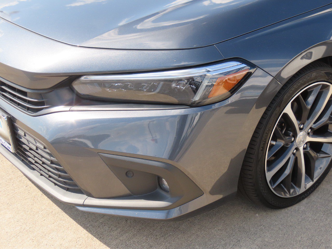 Used 2023 Honda Civic Touring image 3