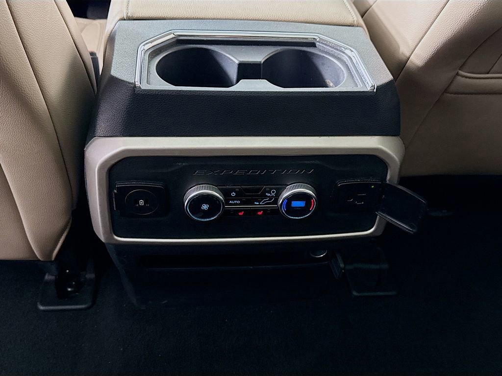 Certified 2024 Ford Expedition Limited image 27