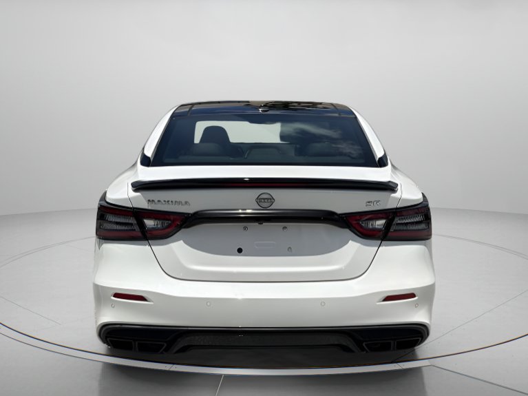 Used 2023 Nissan Maxima SR w/ Sport Mat Group FWD image 4