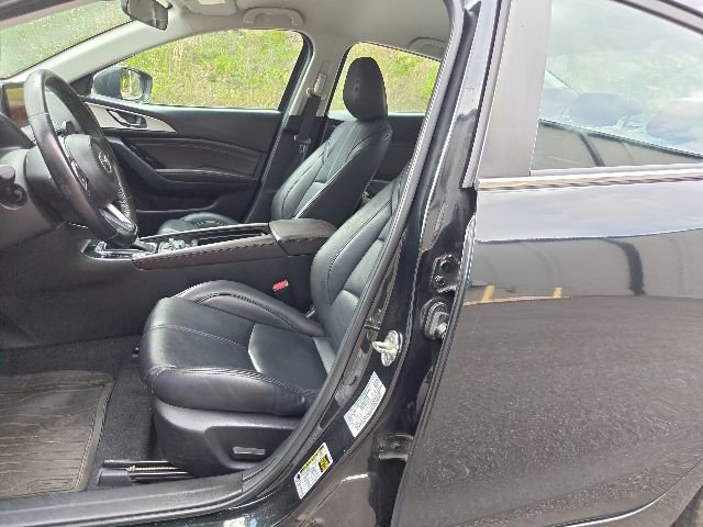 Used 2018 MAZDA MAZDA3 Touring FWD image 8