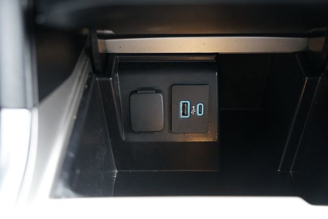 Certified 2024 Ford Explorer XLT w/ Equipment Group 202A image 17