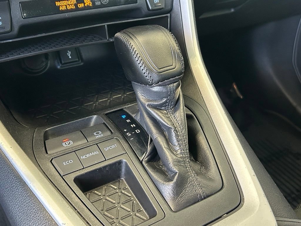 Used 2020 Toyota RAV4 XLE FWD image 15