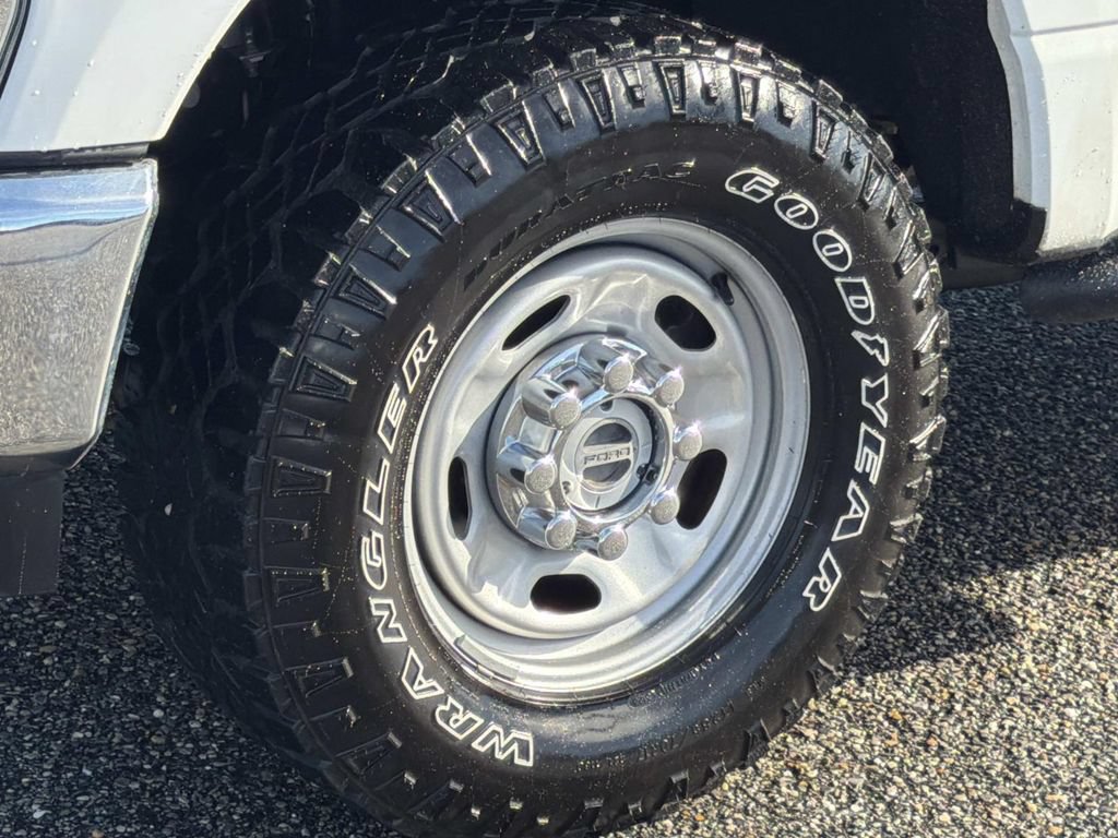 Certified 2024 Ford F250 XL w/ XL Off-Road Package AWD/4WD image 9
