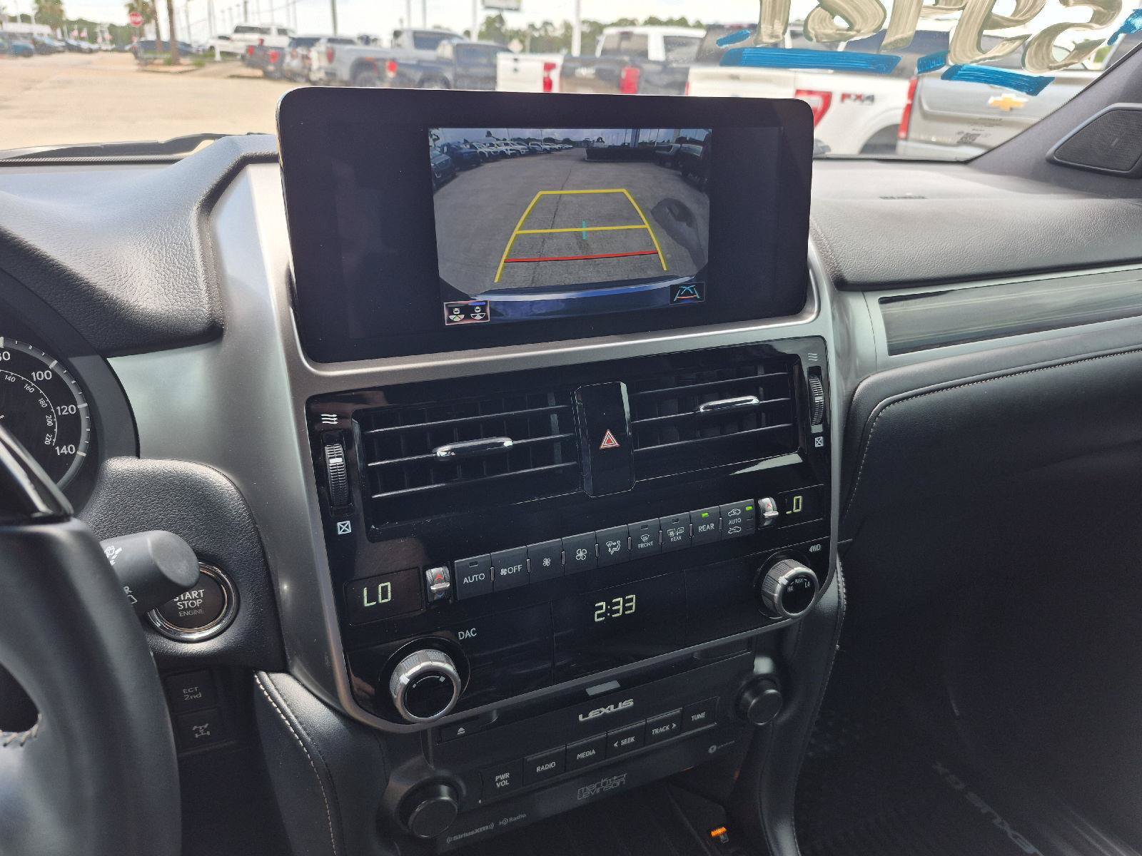 Used 2023 Lexus GX 460 Premium w/ Accessory Package AWD/4WD image 6