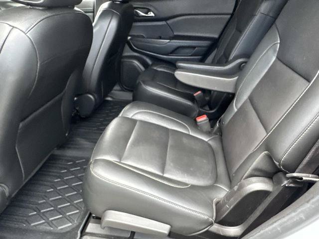 Used 2019 GMC Acadia SLT w/ Black Edition FWD image 16
