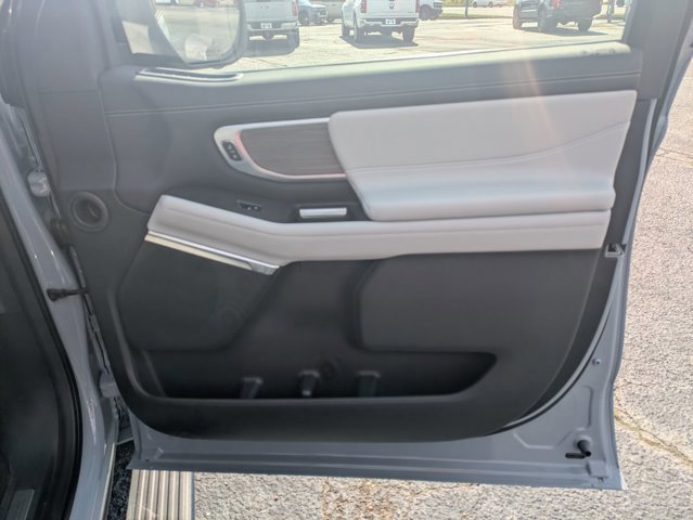 Certified 2025 Ford Expedition Platinum w/ Platinum Ultimate Package image 35