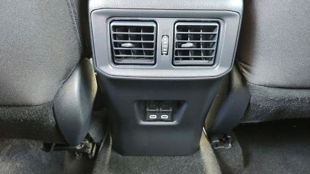 Used 2025 Toyota RAV4 XLE AWD/4WD image 27