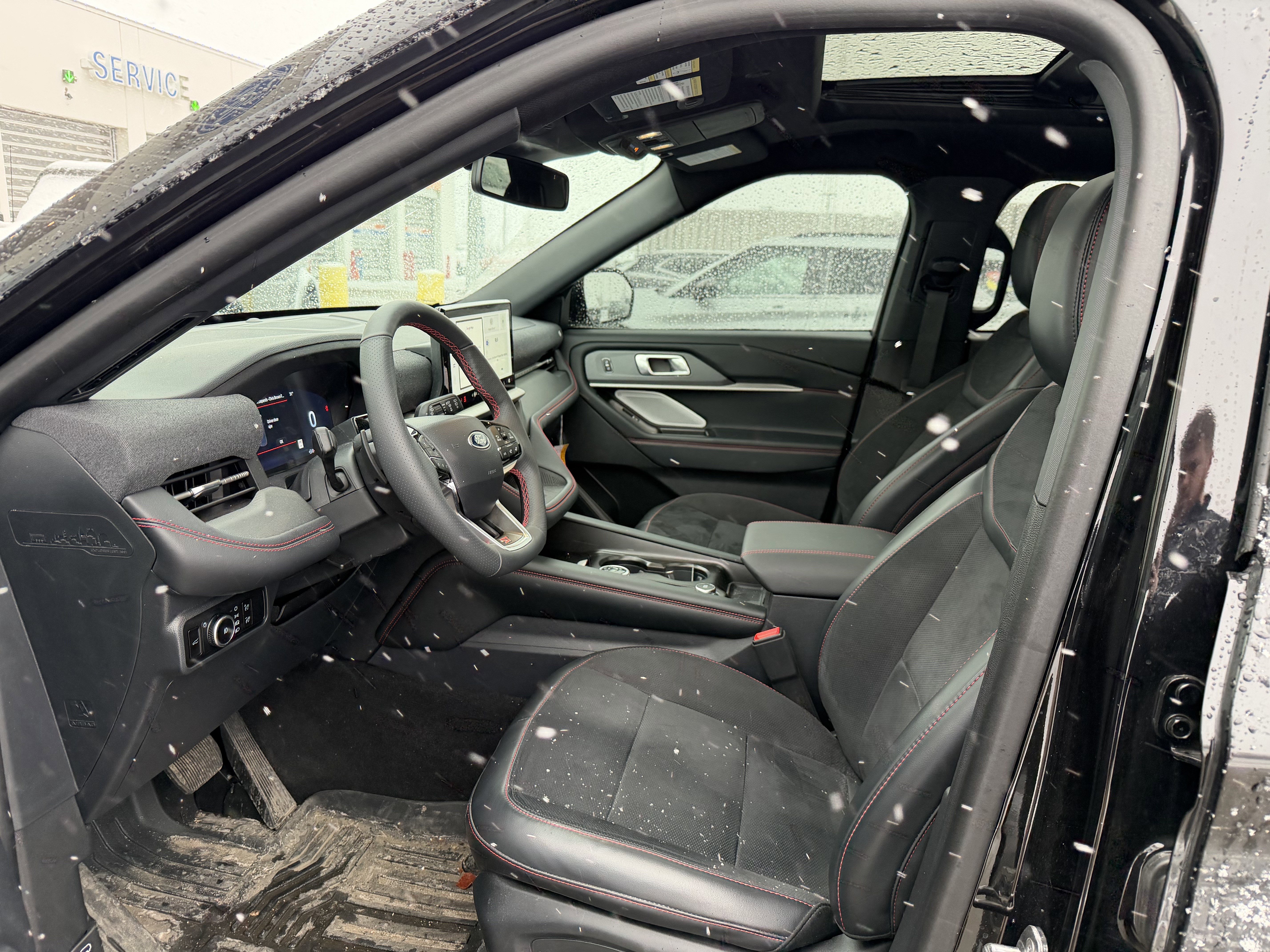 Certified 2025 Ford Explorer ST w/ Sun And Sound Package image 7