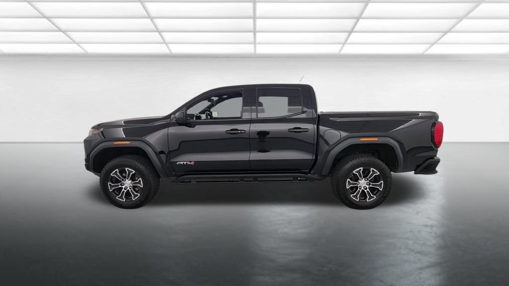 Used 2024 GMC Canyon AT4 w/ AT4 Premium Package AWD/4WD image 5