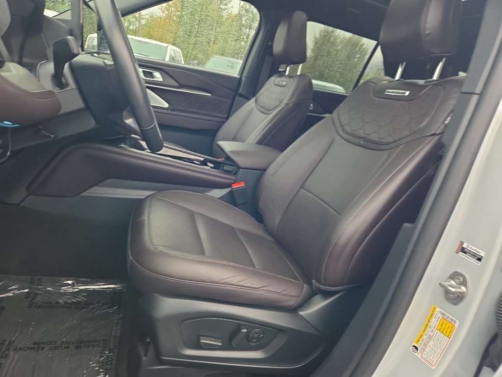 Certified 2025 Ford Explorer Platinum w/ LUX Leather Package AWD/4WD image 19
