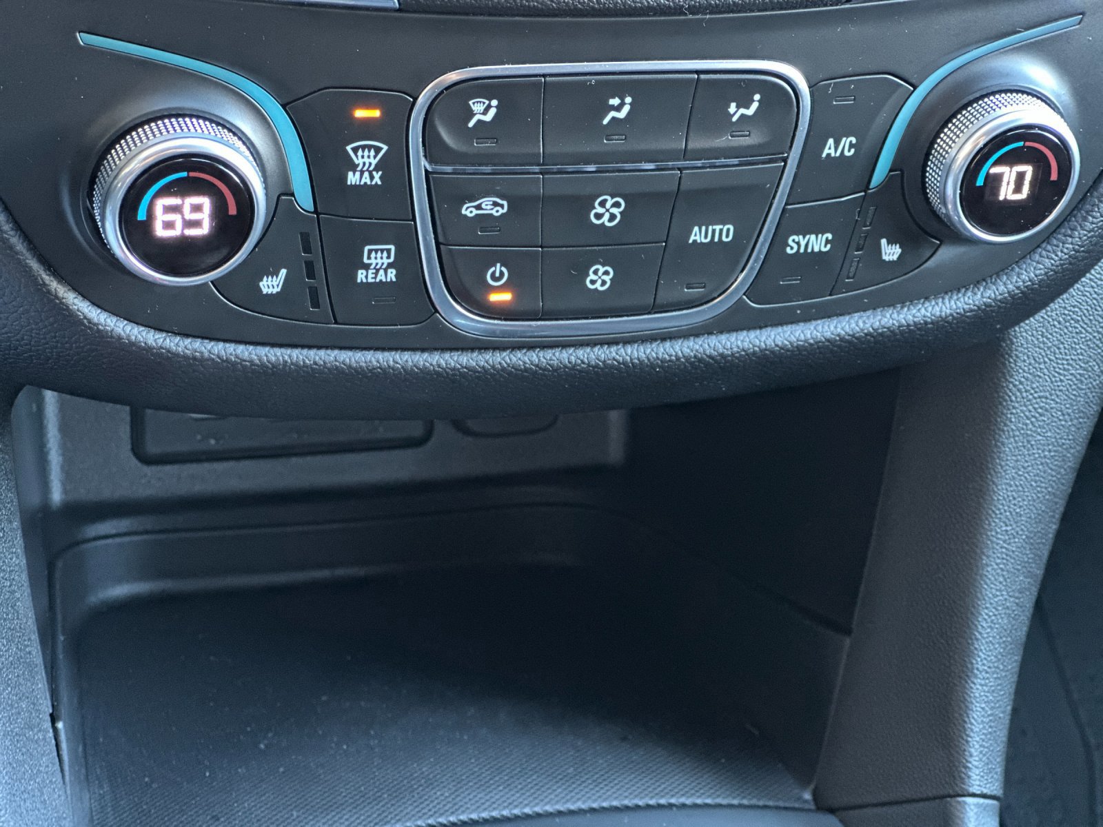 Used 2024 Chevrolet Equinox LT image 20