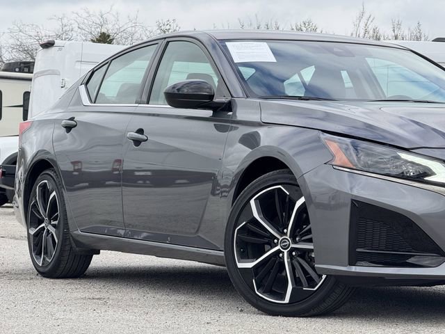 Used 2025 Nissan Altima 2.5 SR image 3